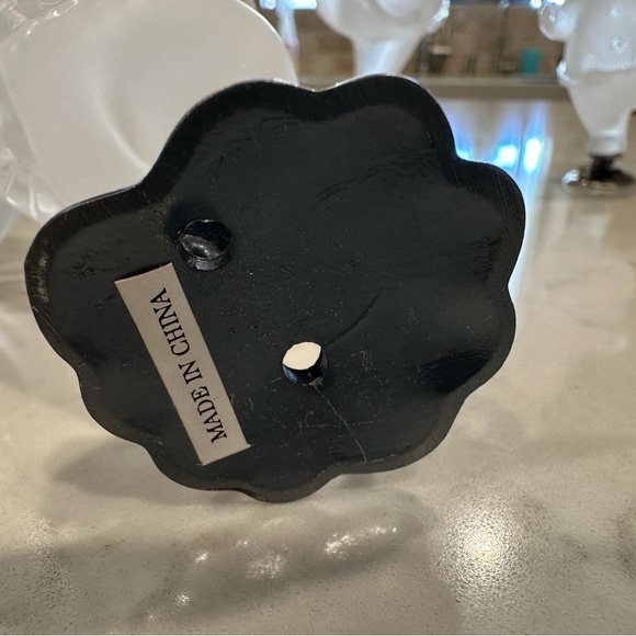 “Vintage Frosted Glass Skating Snowman Figurines – Set of 3, - Picture 14 of 16